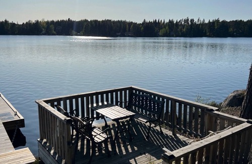 Karlskoga Cottage | Cozy cottage by the lake