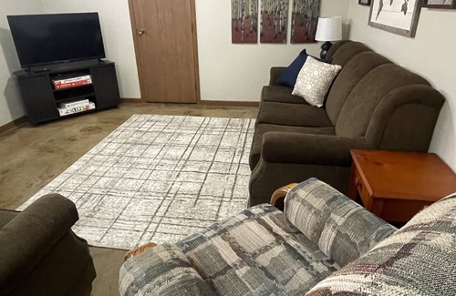 Fort Dodge House | Cozy Cottage home in a great location and neighborhood.