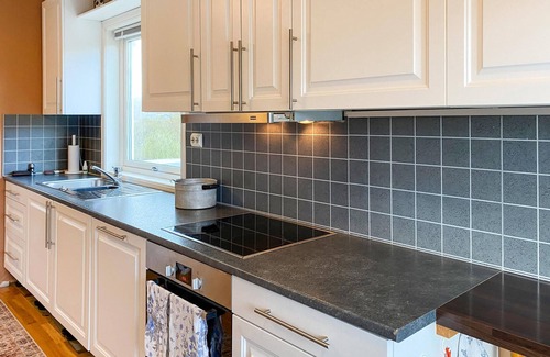 Bostad House | Cozy cottage in a quiet location on the island of Vestvågøya.