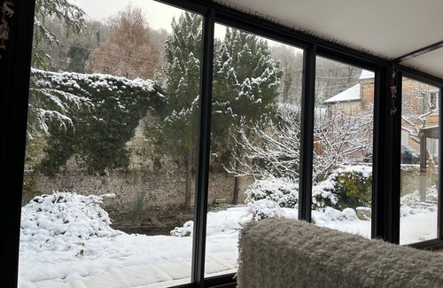 Les Andelys Cottage | Cozy cottage in charming Les Andelys with AC, WiFi