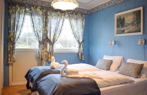 Bjoa House | Cozy cottage in the heart of the Norwegian fjord world.