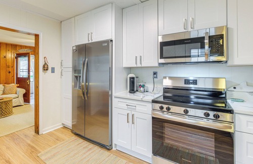 Colonial Beach House | Cozy Cottage Just 2 Blocks From the River!