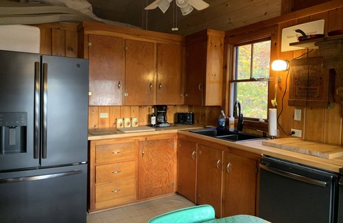 Bridgton Cottage | Cozy Cottage near Shawnee Peak on Highland Lake close to downtown BRIDGTON!