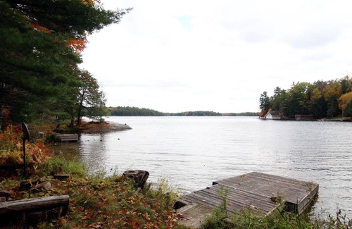 Muskoka Lakes Cottage | Cozy Cottage on Lake Muskoka! 3bdrm, 2 bath! Beach + Sandbar! South Exposure!