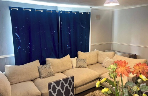 Tipton House | Cozy Cottage Retreat in Tipton