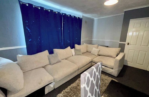 Tipton House | Cozy Cottage Retreat in Tipton