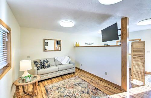 Grantsdale House | Cozy Cottage Studio Stunning Mountain Views!