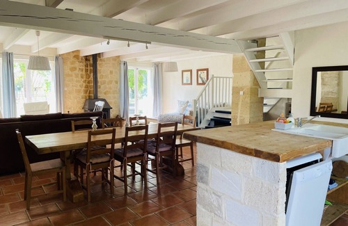 Teuillac House | Cozy cottage with large pool amidst the vineyards