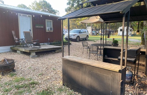 Scraper Cabin | Cozy Country Cabin for 4