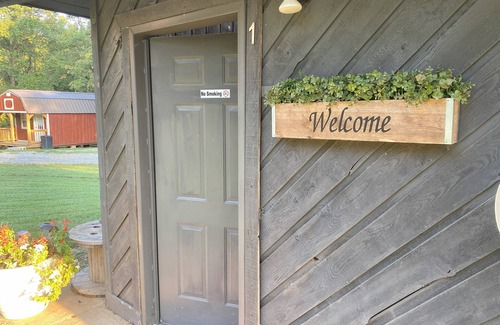 Scraper Cabin | Cozy Country Cabin for 4