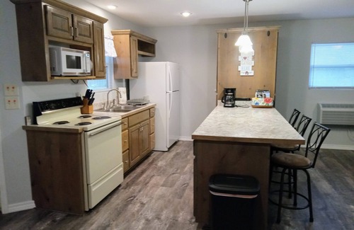 Powell Cottage | Cozy country hideaway just outside Neosho, No pets and No smoking