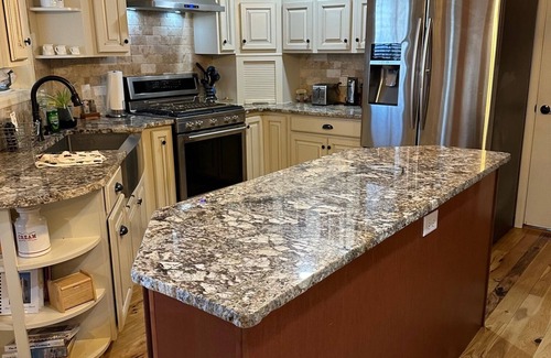 Redlands House | COZY COUNTRY HOME, close to trails and scenic views of the Grand Valley!