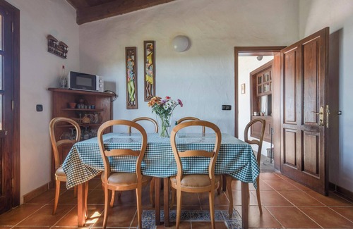 El Madronal Villa | Cozy Country Home “La Cuadra de Arona” with Sea View, Pool, Wi-Fi & Garden; Parking Available