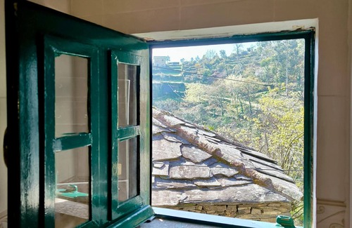 Sao Pedro do Sul Cottage | Cozy country house. Explore the village to the sound of birds and waterfalls!