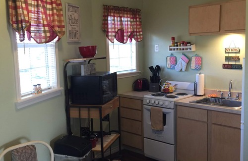 Lake City Cottage | Cozy couple’s cottage on alpaca farm - cabin #3