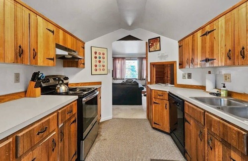 Summit Cove Condo | Cozy Dillon Mountain Apartment: Deck and Fire Pit