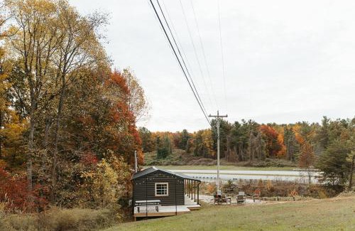 Pine Ridge House | "Cozy Dumplin" - Warm & Modern Stay in RRG/Auxier