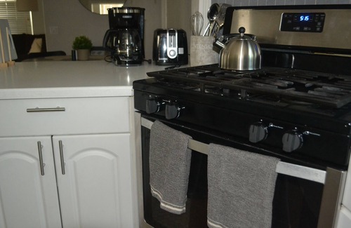 City Heights House | Cozy Entire Home w/Fruit Trees!