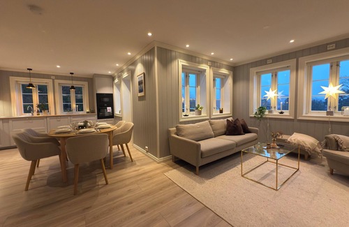 Sagvag House | Cozy, family-friendly house - 15 minutes' drive from Leirvik – hot tub