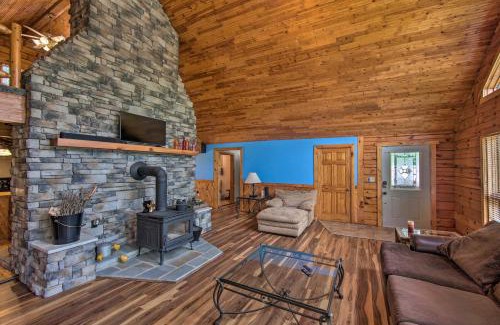 Pine Grove House | Cozy Family-Friendly Pine Grove Cabin with Fire Pit!