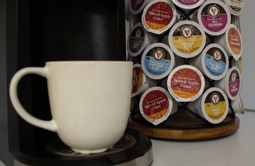 Hubbard House | Cozy Farmhouse on 40 Acre Hazelnut Orchard in Wine Country