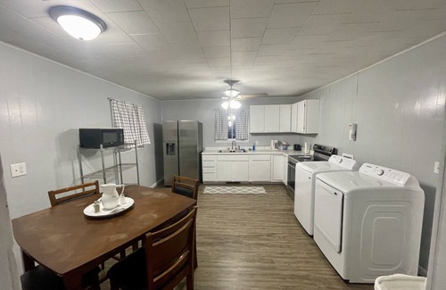 Westwood House | Cozy Fonzie Flat