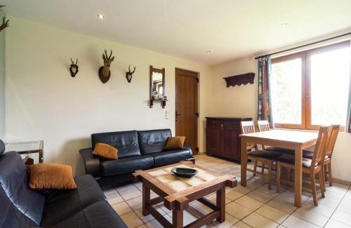 Awenne House | Cozy Forest Cottage in Awenne