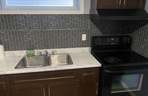 Regina House | Cozy Get-Away Suite