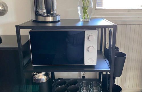 Vasteras Municipality House | Cozy guesthouse with room for 1-4 guests, pets allowed!