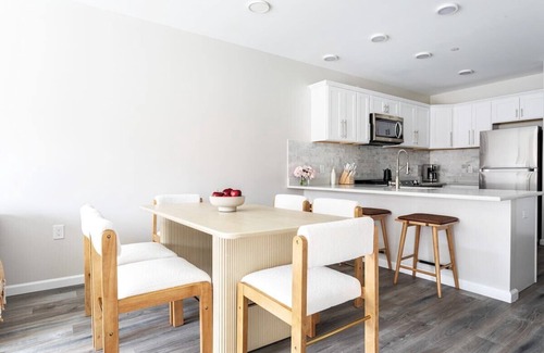 Mill River Apartment | Cozy Haven Near Yale|Wooster Square|Washer/Dryer