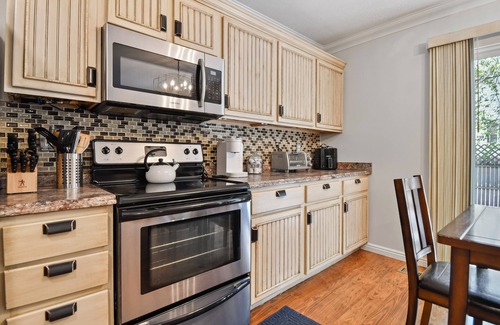 Heber House | Cozy Heber getaway, pet ok, sleeps 9, BBQ, firepit