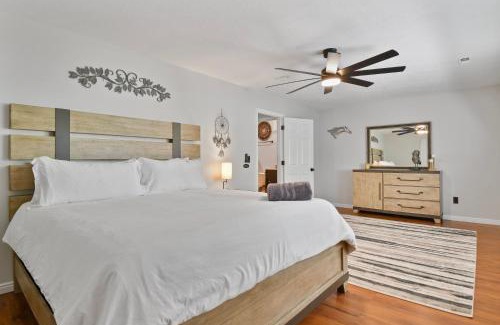 Heber House | Cozy Heber getaway pet ok sleeps 9 BBQ firepit