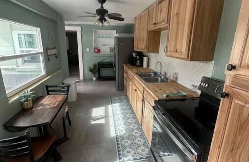 Port Orange House | cozy home 2mls from beach access 10 mls to racetrack TRAILER parking available!