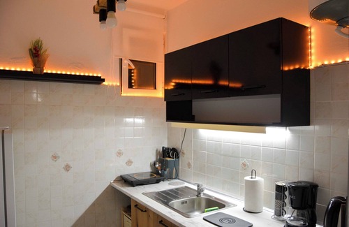 Dafni-Ymittos Apartment | Cozy Home in Athens – Steps from Metro, Close to Acropolis, Ideal for Families!