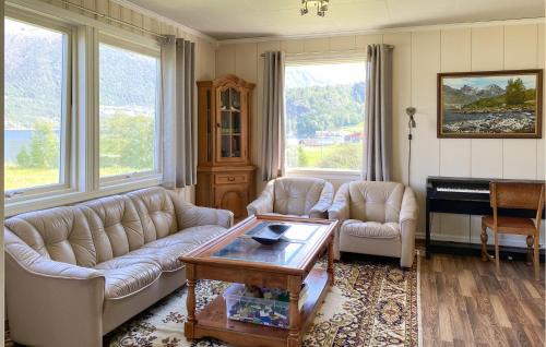 Volda House | Cozy Home In Austefjorden With Wifi