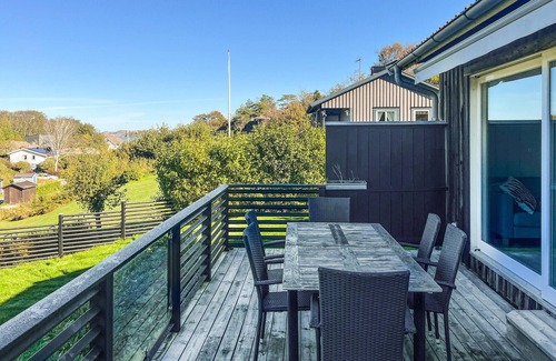 Ellos House | Cozy home in Bjönni with sauna