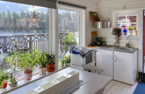 Bottnaryd House | Cozy home in Bottnaryd with lake view