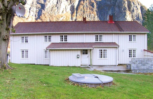 Nesset House | Cozy home in Eresfjord