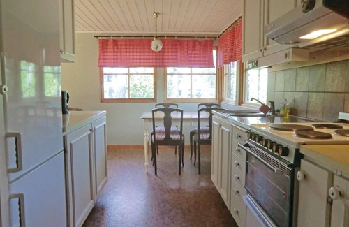 Farjestaden House | Cozy home in Färjestaden with kitchen