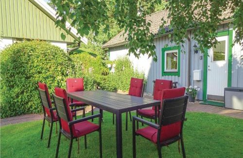 Hollviken House | Cozy Home In Höllviken With Wifi