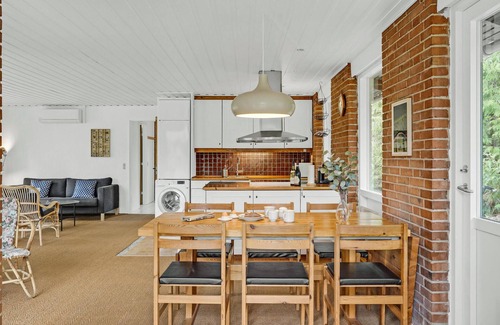 Skødshoved Strand House | Cozy home in Knebel with WiFi
