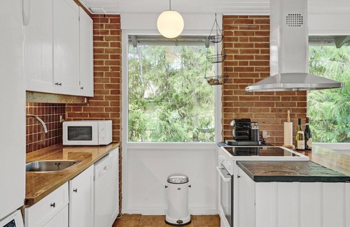 Skødshoved Strand House | Cozy home in Knebel with WiFi