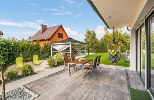 Nowecin House | Cozy home in Nowecin with kitchen