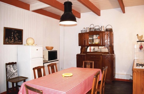 Plourivo House | Cozy home in Plourivo with kitchen