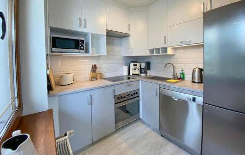 gmina Bedzino House | Cozy Home In Podamirowo With Lake View