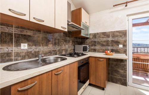 Kustici House | Cozy Home In Zubovici