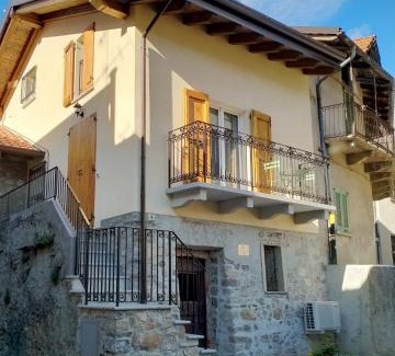 Abbadia Lariana House | Cozy Home Maison Cascina Amélie