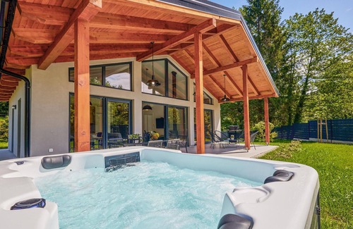 Bednja House | COZY HOME WITH JACUZZI&SAUNA