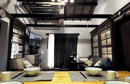 Ichihara House | Cozy Home with Whiskey Decor Free WiFi Netflix/Ichihara City Chiba