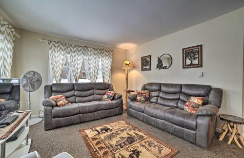 Houghton Lake Heights House | Cozy Houghton Lake Heights Cottage with Private Yard